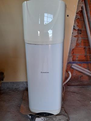 Scaldabagno Ariston nuos a pompa di calore