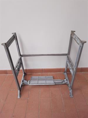 Struttura acciaio macchina da cucire Necchi.