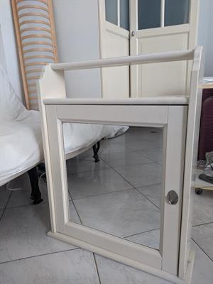 Specchio bagno bianco con mobile