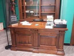 Scrivania - vetrina/libreria intagliati massello
