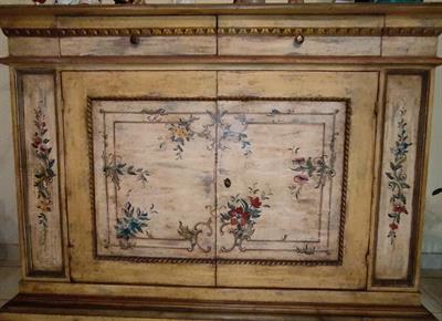 Bellissima credenza in legno massello
