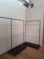 Foto 5 Arredamento completo per boutique, in legno