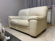 Divano in eco pelle color crema come nuovo