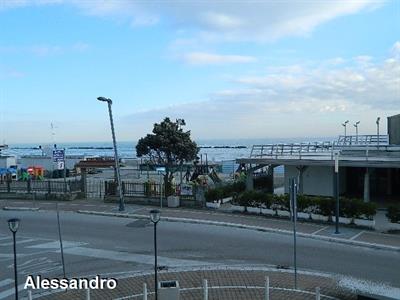 15 maggio al 19 giugno appartamento fronte mare