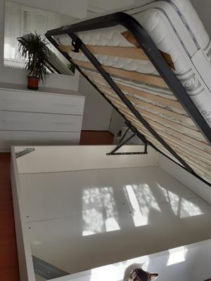 Letto matrimoniale con il materasso - Anteprima 2